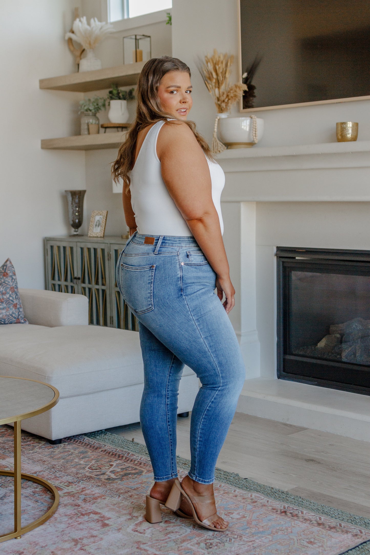 Hazel Blues® | Catherine Mid Rise Vintage Skinny Jeans