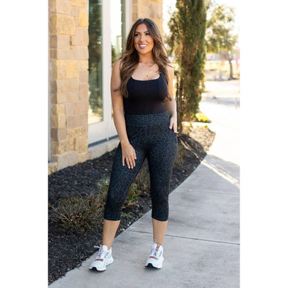 Hazel Blues® |  PREORDER: Capri Leggings with Pockets in Nine Colors
