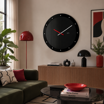Botton Club Big Clock