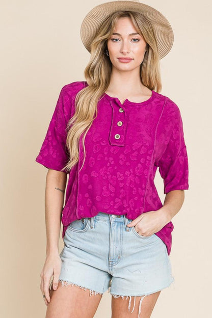Hazel Blues® | At The Fair Animal Textured Top