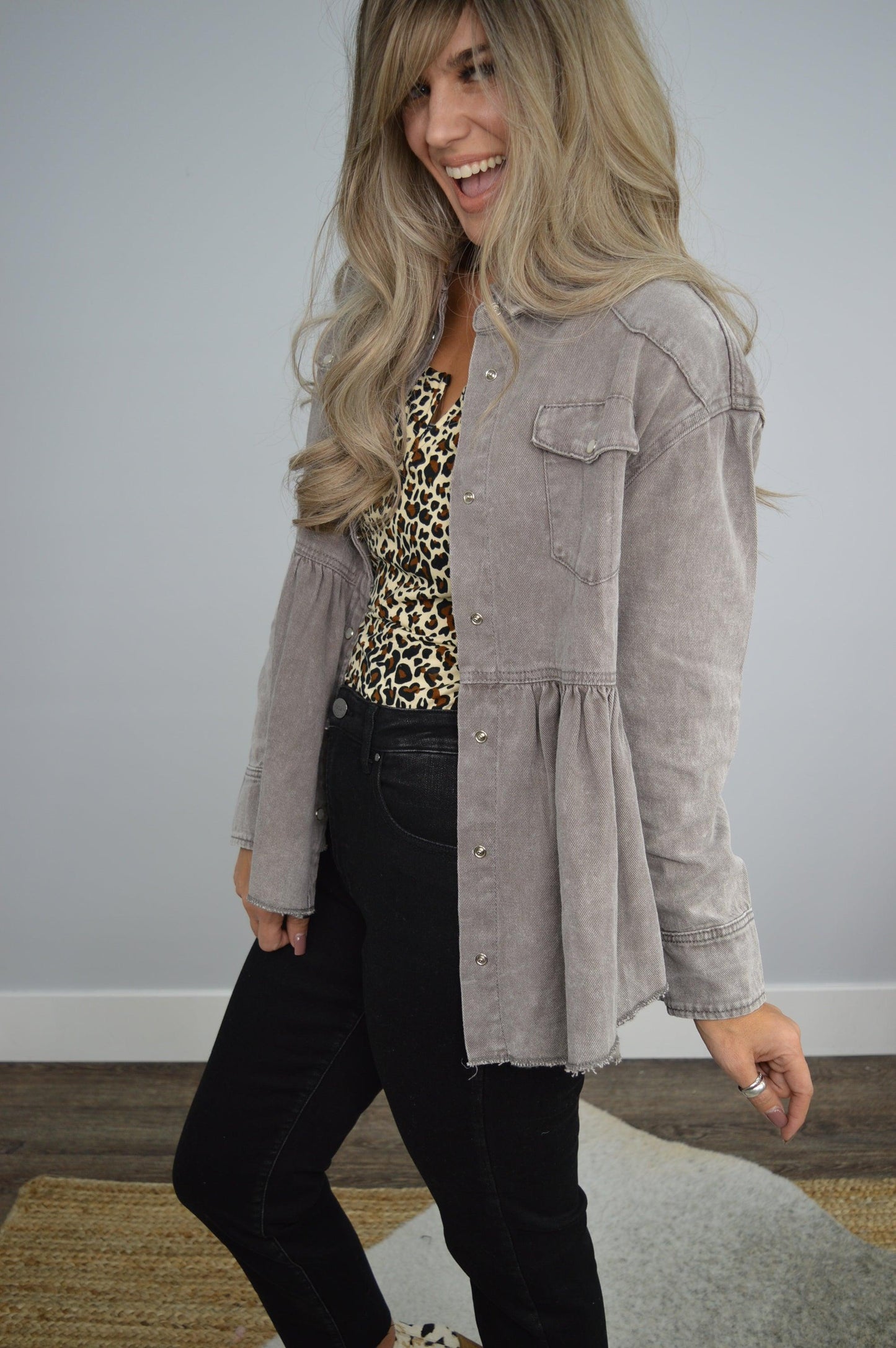Hazel Blues® | Earl Grey Button Up Long Sleeve Top