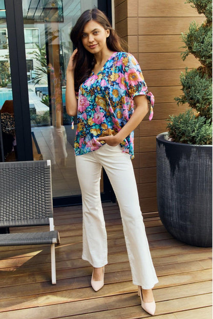Hazel Blues® | Floral V-Neck Tie Detail Blouse