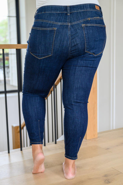 Hazel Blues® | Georgia Back Yoke Skinny Jeans with Phone Pocket