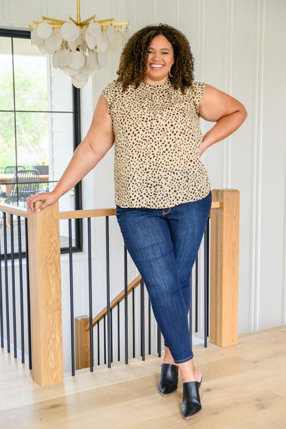 Hazel Blues® | Georgia Back Yoke Skinny Jeans with Phone Pocket