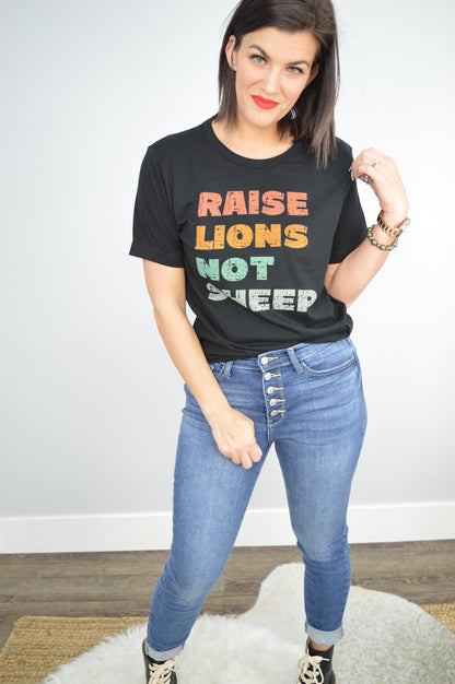 Hazel Blues® | Lions Graphic Tee