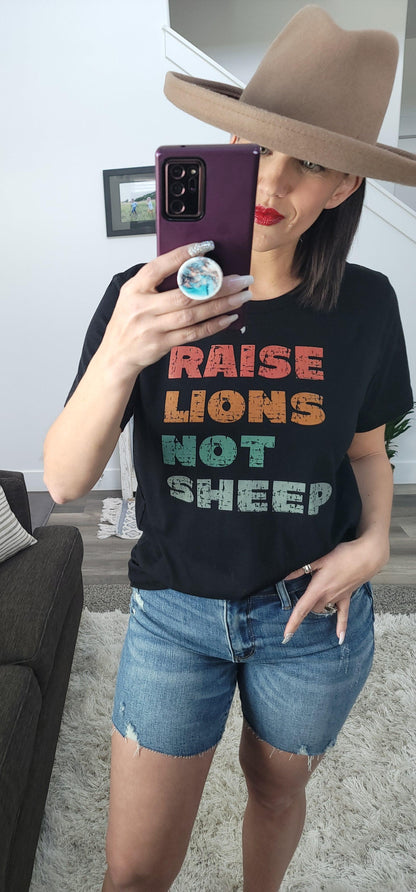 Hazel Blues® | Lions Graphic Tee