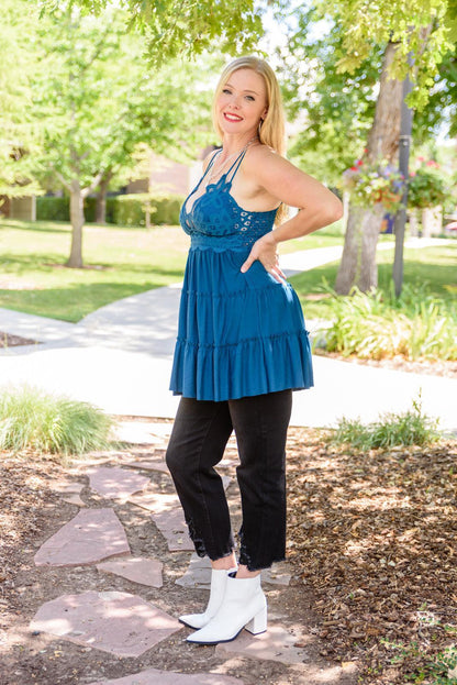 Hazel Blues® | Magic Touch Tank in Teal