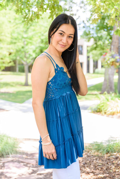 Hazel Blues® | Magic Touch Tank in Teal