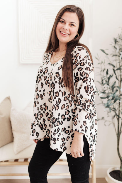 Hazel Blues® | Spotted You Across The Way Top in Oatmeal