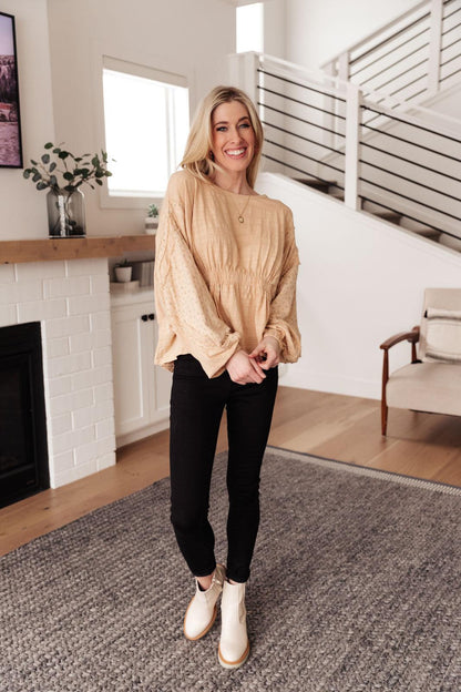 Hazel Blues® | Streets of Prague Top In Peach