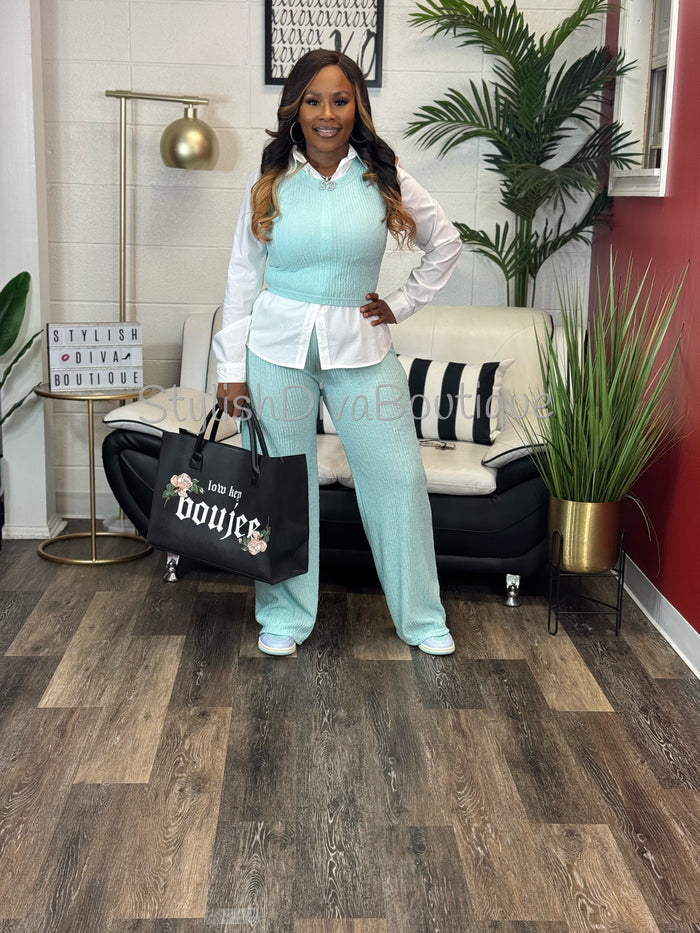 She's Different Cropped Set (Mint)