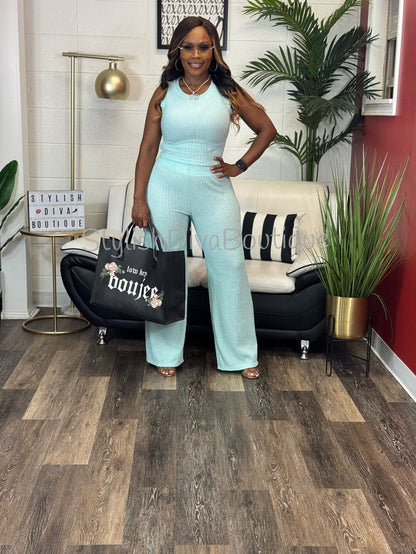 She's Different Cropped Set (Mint)